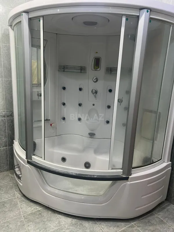 Kirayə verilir 3 otaqlı mənzil 175 m²