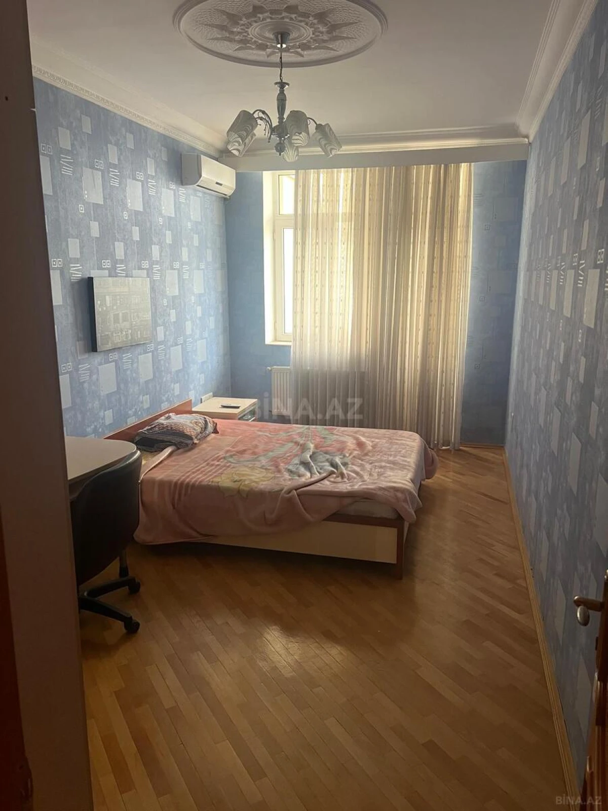 Kirayə verilir 3 otaqlı mənzil 175 m²