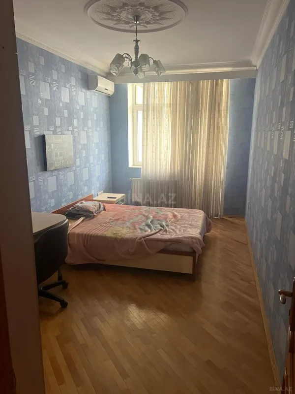 Kirayə verilir 3 otaqlı mənzil 175 m²