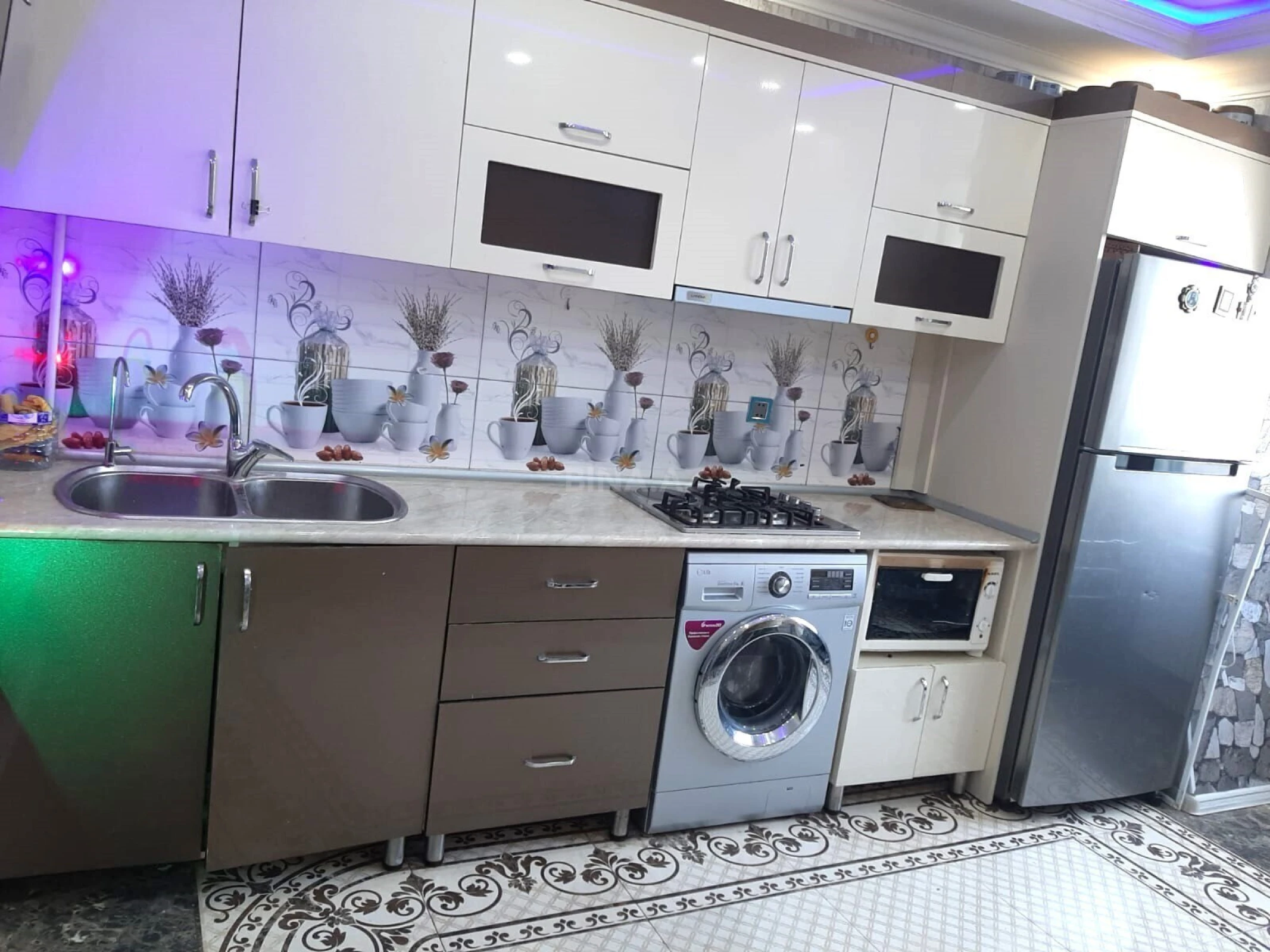 Satılır 2 otaqlı mənzil 60 m²