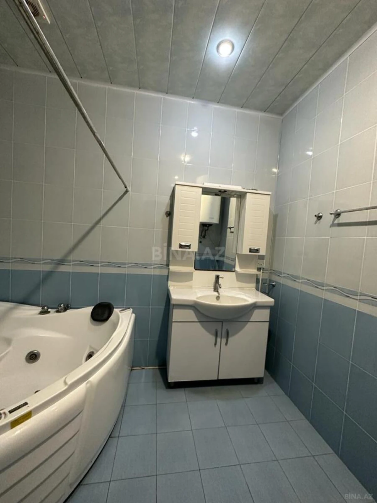 Kirayə verilir 2 otaqlı mənzil 90 m²