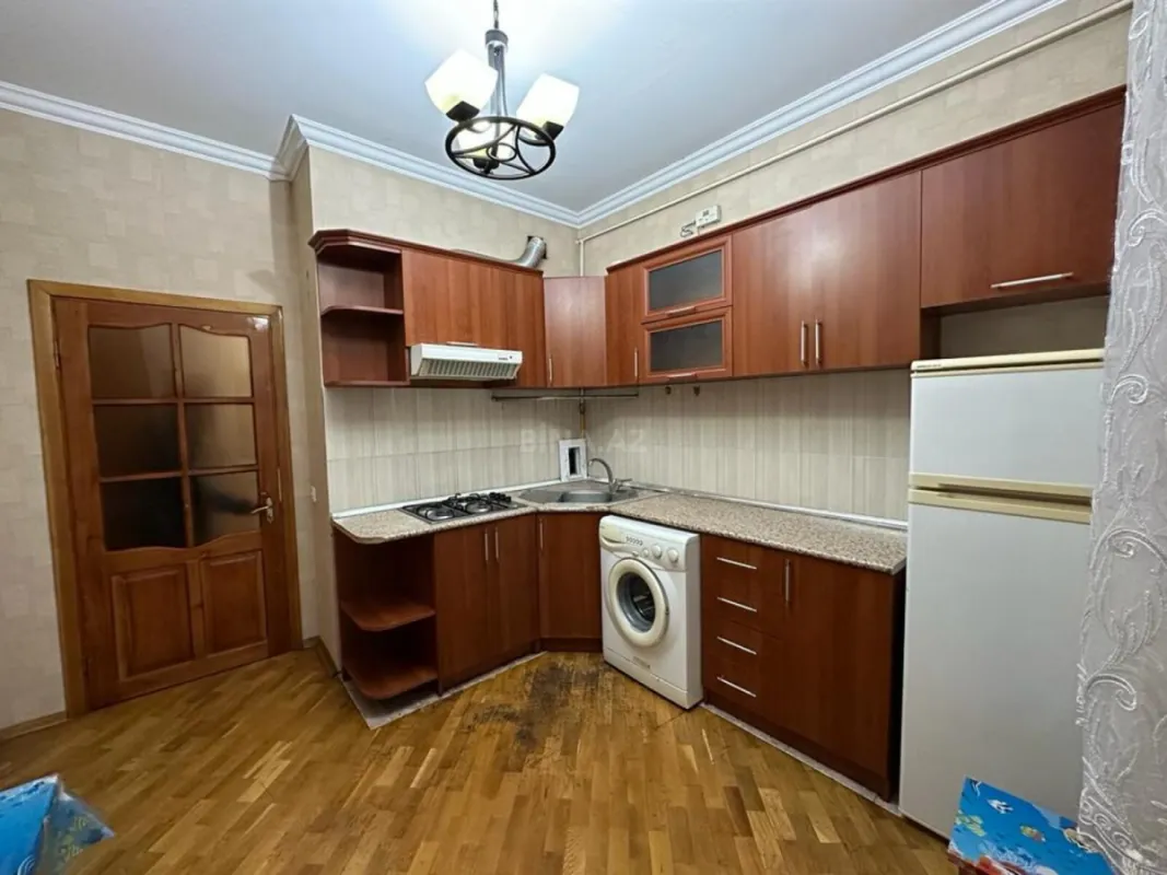 Kirayə verilir 2 otaqlı mənzil 90 m²
