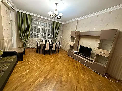 Kirayə verilir 2 otaqlı mənzil 90 m² — Bakı 2 otaq 90.00 m²