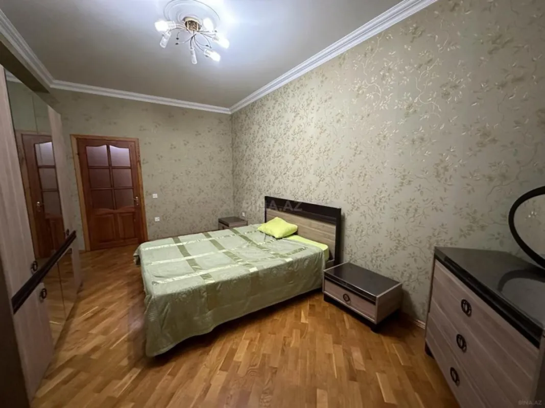 Kirayə verilir 2 otaqlı mənzil 90 m²