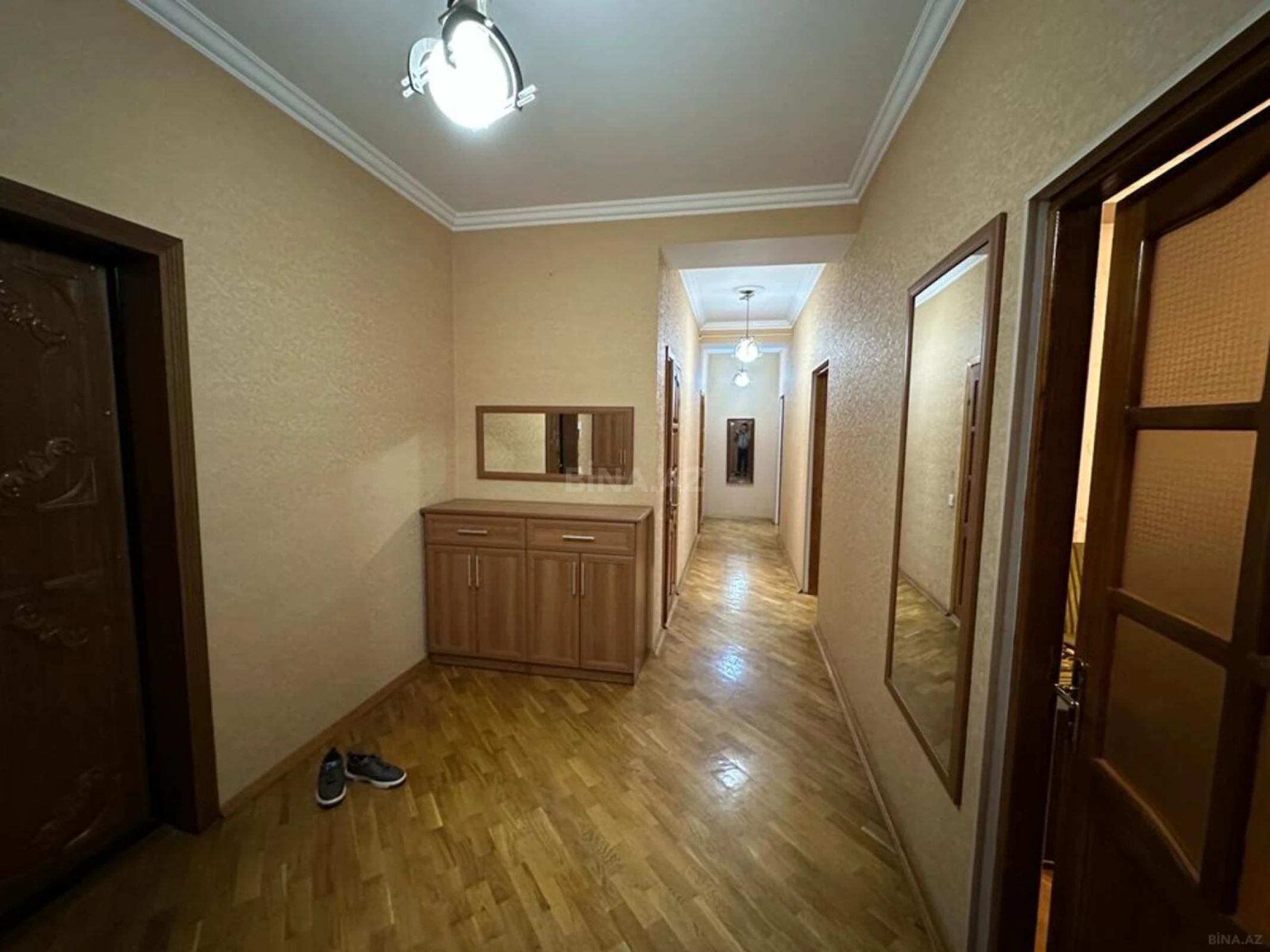 Kirayə verilir 2 otaqlı mənzil 90 m²