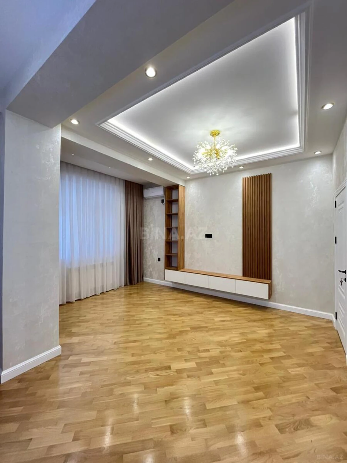 Satılır 3 otaqlı mənzil 98 m²