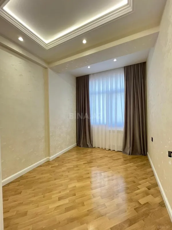 Satılır 3 otaqlı mənzil 98 m²