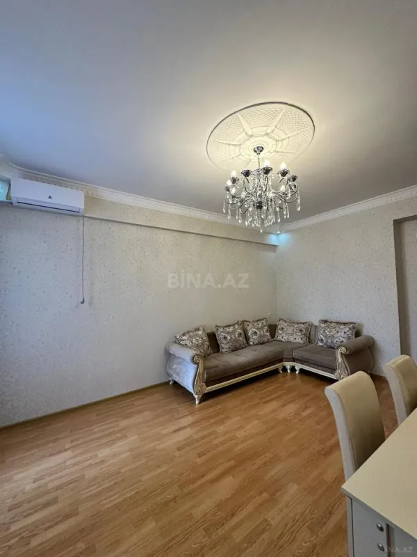 Satılır 2 otaqlı mənzil 70 m²