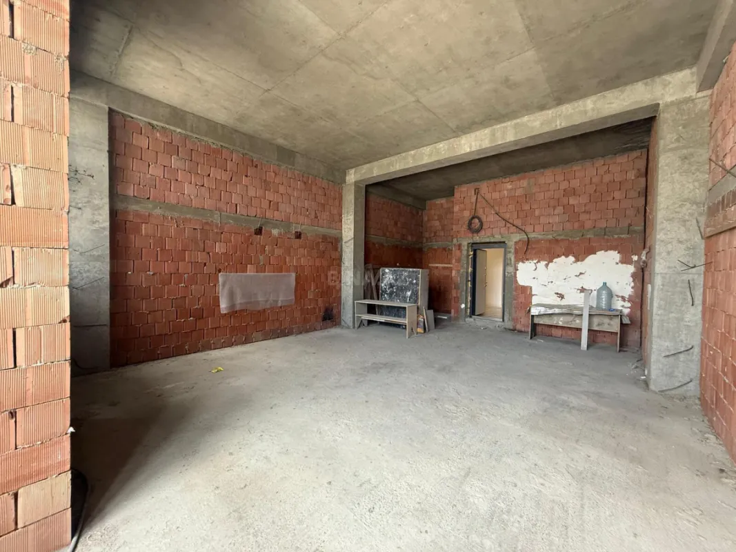 Satılır 2 otaqlı mənzil 72 m²