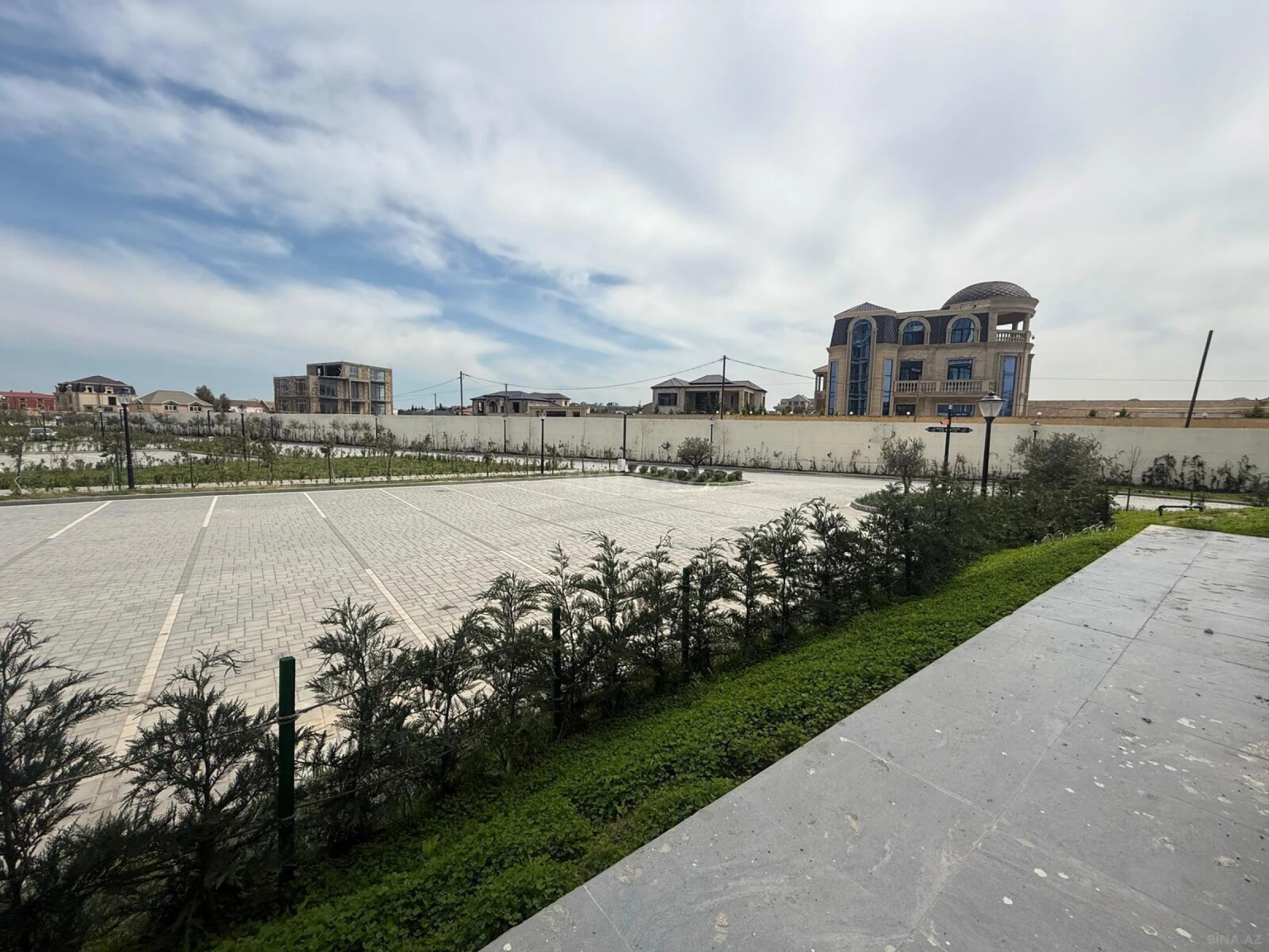 Satılır 2 otaqlı mənzil 72 m²