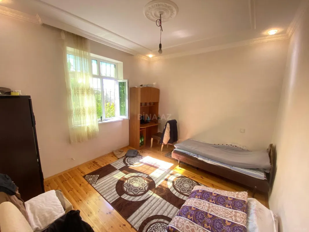 Satılır 6 otaqlı həyət evi 220 m²