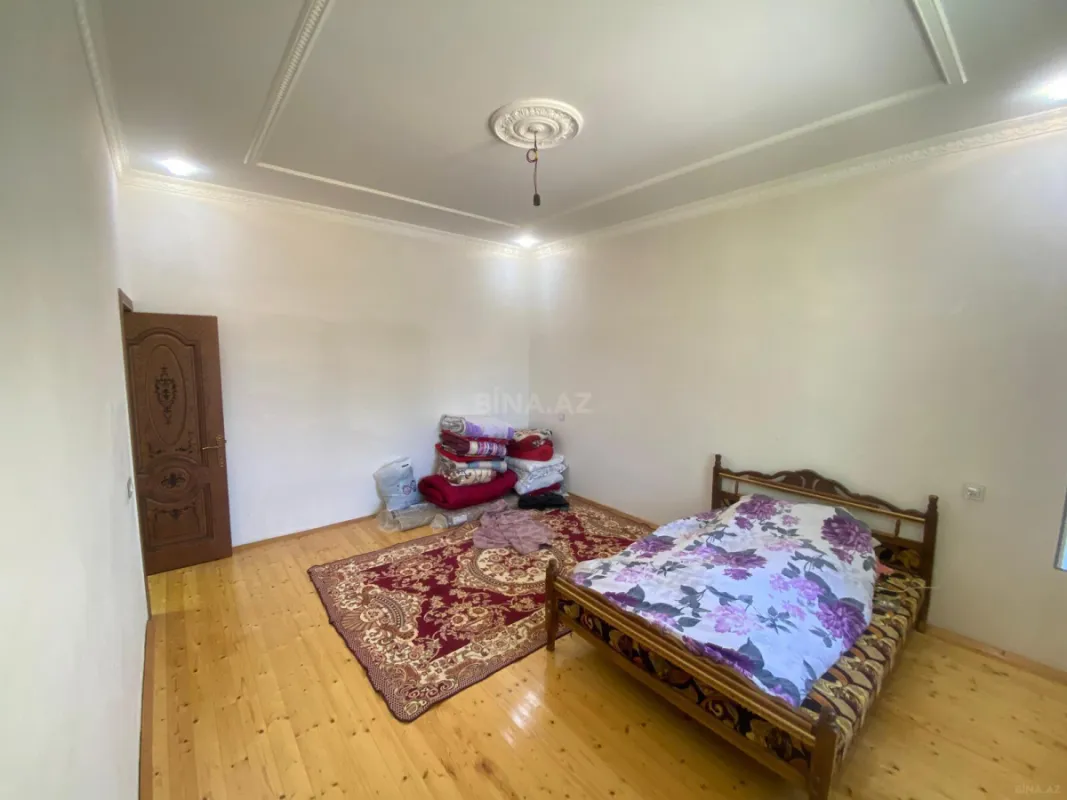 Satılır 6 otaqlı həyət evi 220 m²