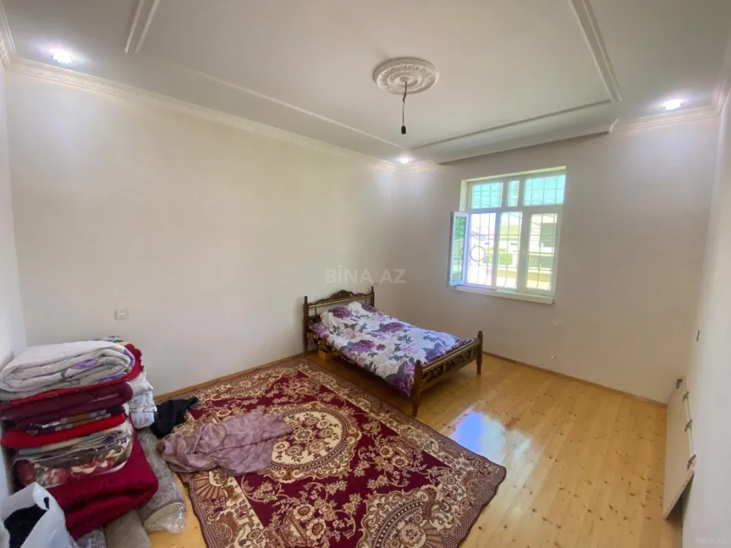 Satılır 6 otaqlı həyət evi 220 m²