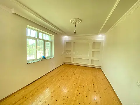 Satılır 6 otaqlı həyət evi 220 m²
