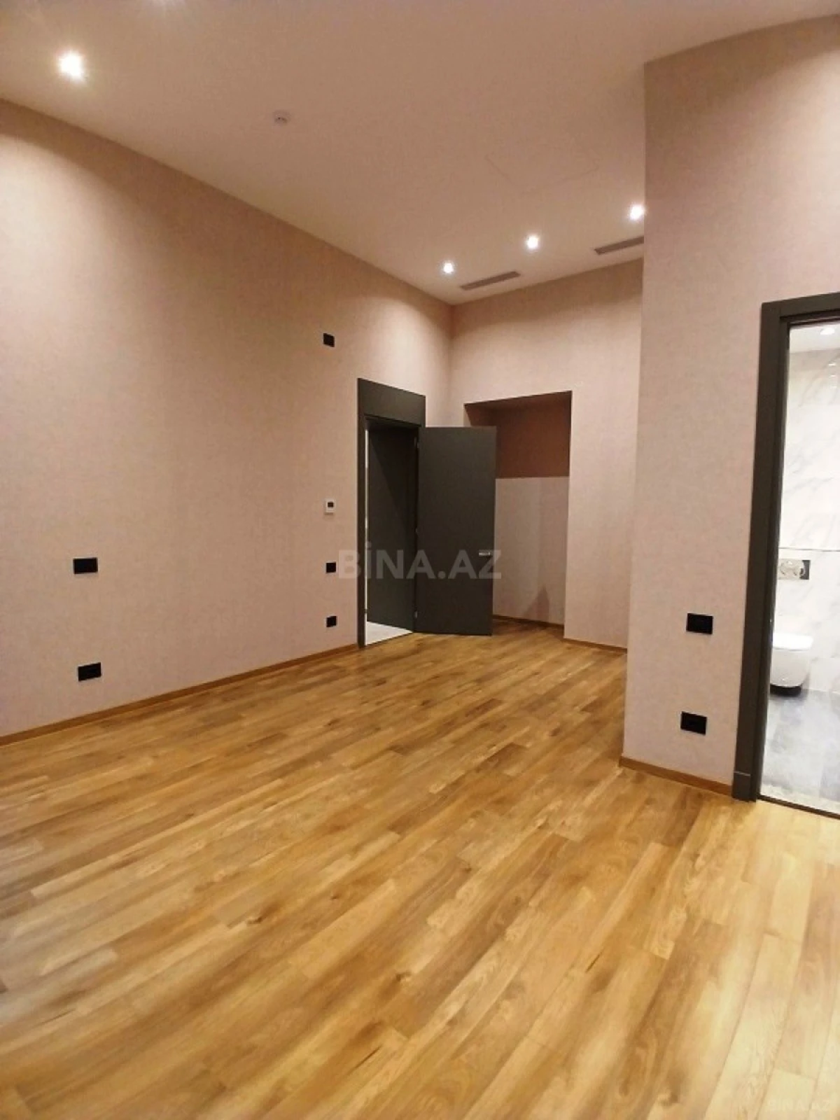 Kirayə verilir 3 otaqlı ofis 75 m²