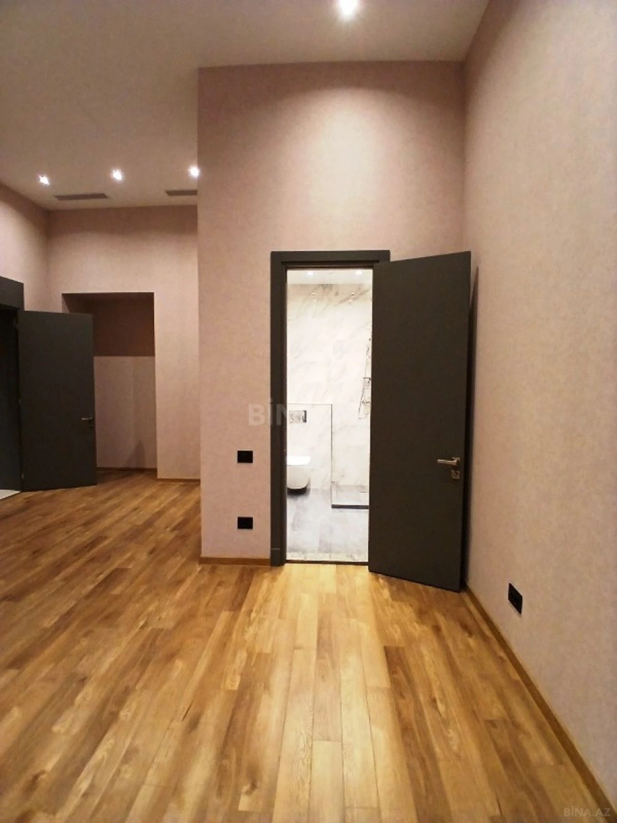 Kirayə verilir 3 otaqlı ofis 75 m²