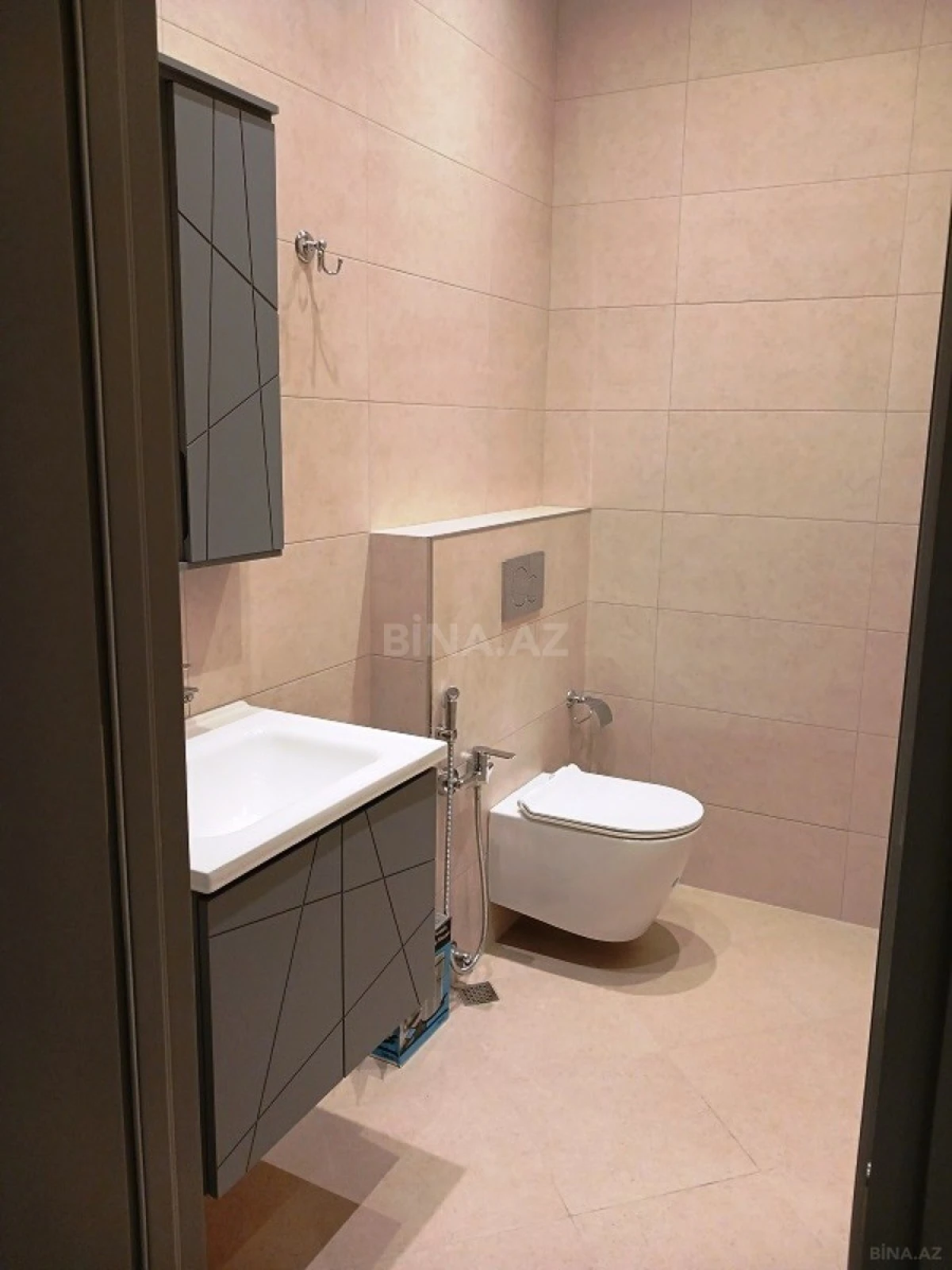 Kirayə verilir 3 otaqlı ofis 75 m²