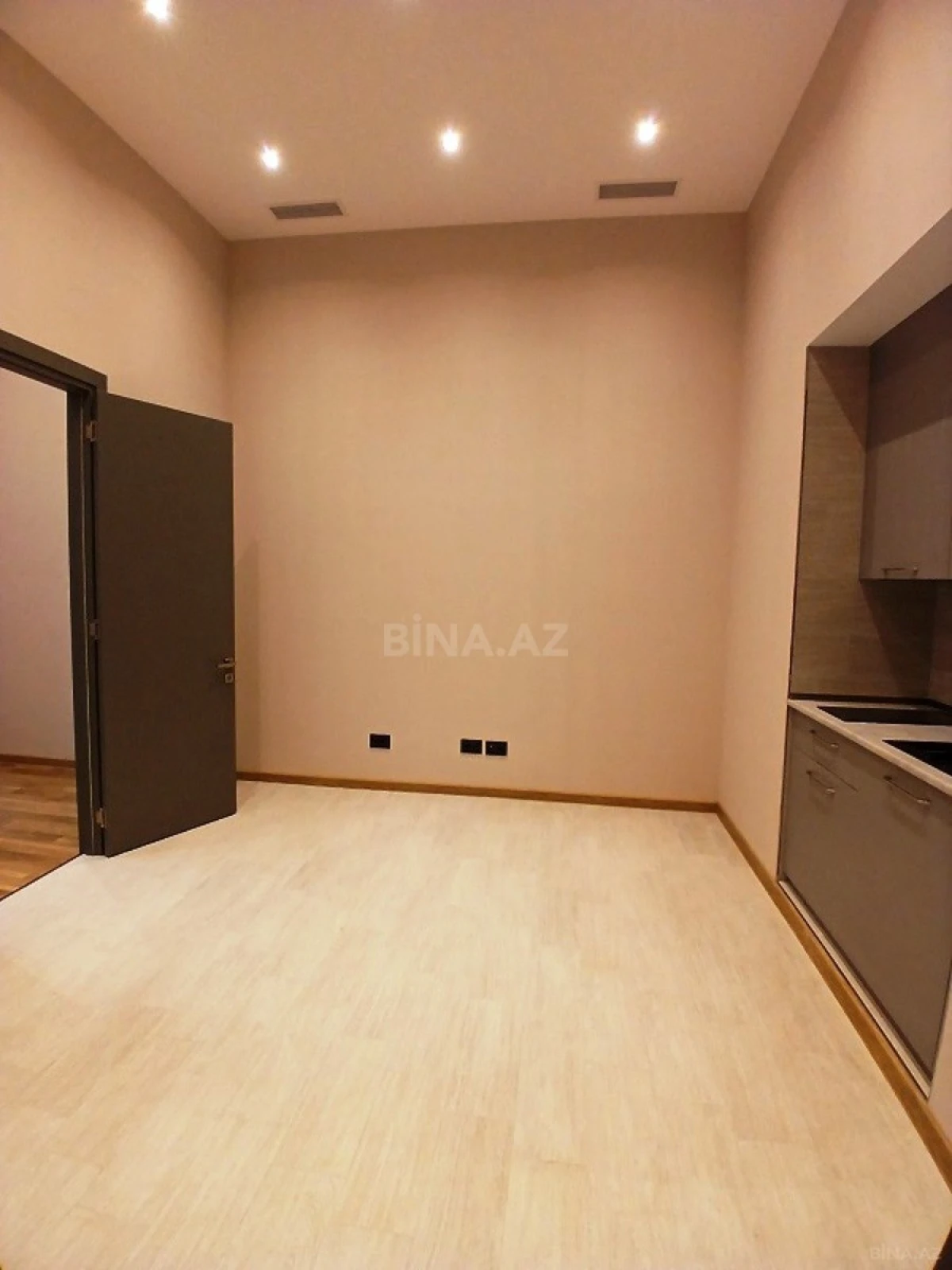 Kirayə verilir 3 otaqlı ofis 75 m²