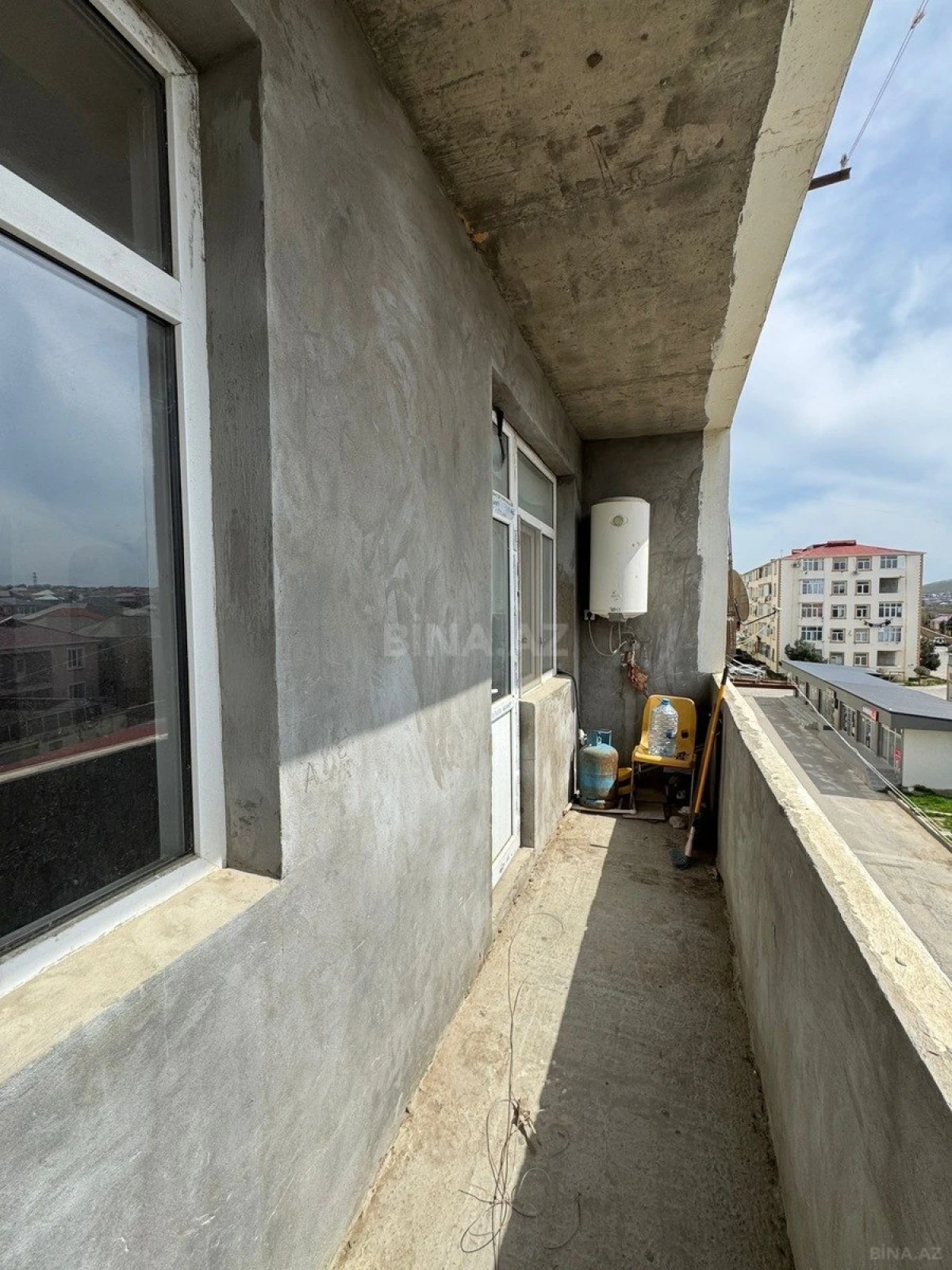 Satılır 2 otaqlı mənzil 73 m²