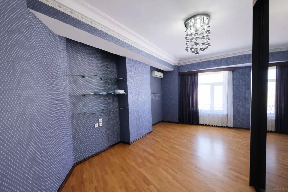 Satılır 3 otaqlı mənzil 157 m²