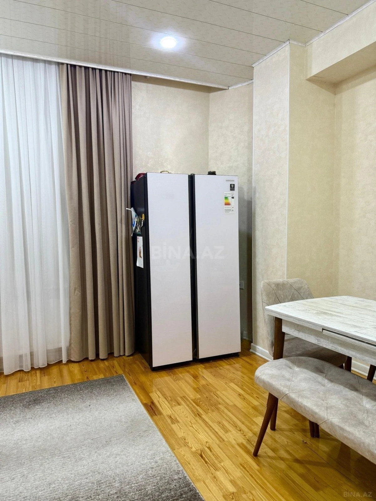 Satılır 2 otaqlı mənzil 92 m²