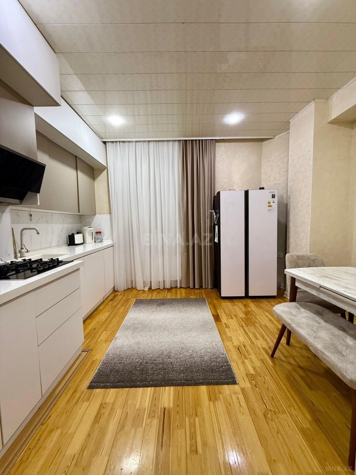 Satılır 2 otaqlı mənzil 92 m²