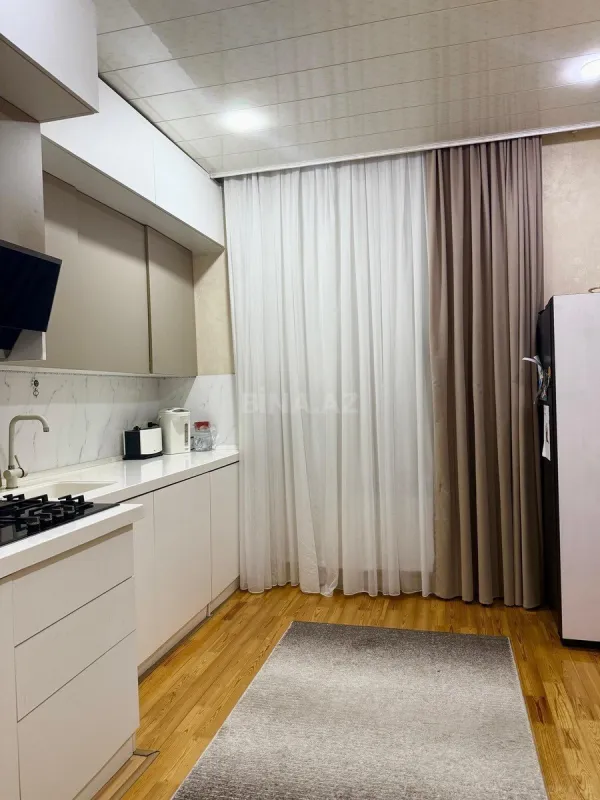 Satılır 2 otaqlı mənzil 92 m²