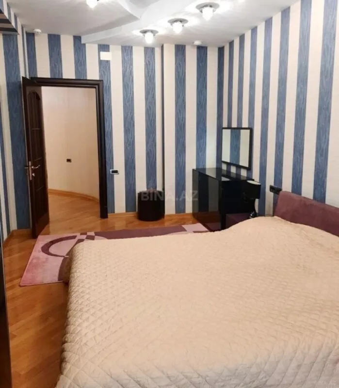 Kirayə verilir 3 otaqlı mənzil 150 m²