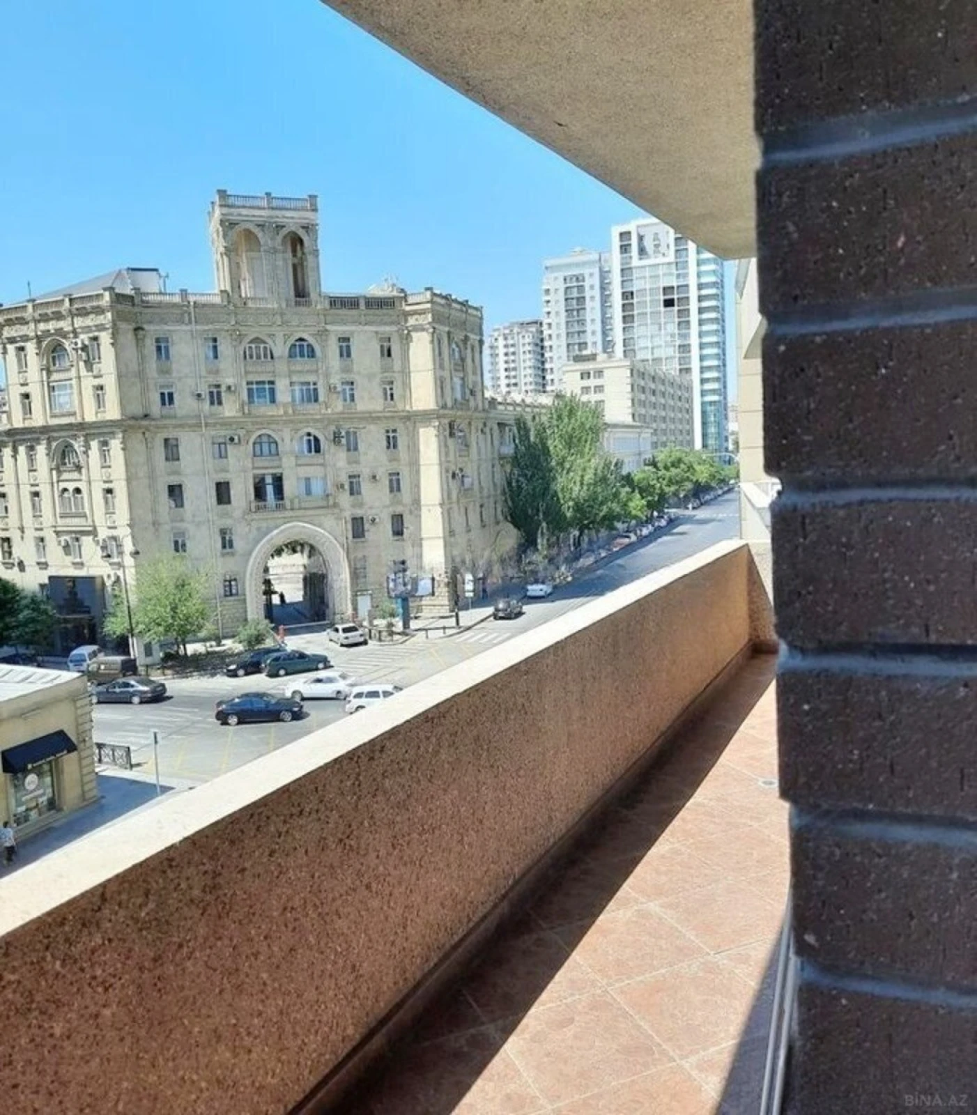 Kirayə verilir 3 otaqlı mənzil 150 m²