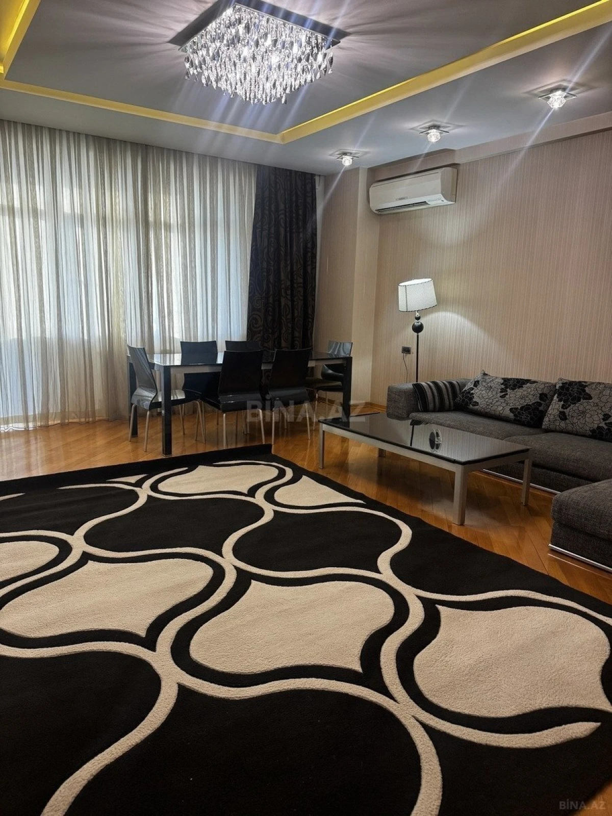 Kirayə verilir 3 otaqlı mənzil 150 m²