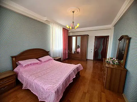 Kirayə verilir 2 otaqlı mənzil 100 m²