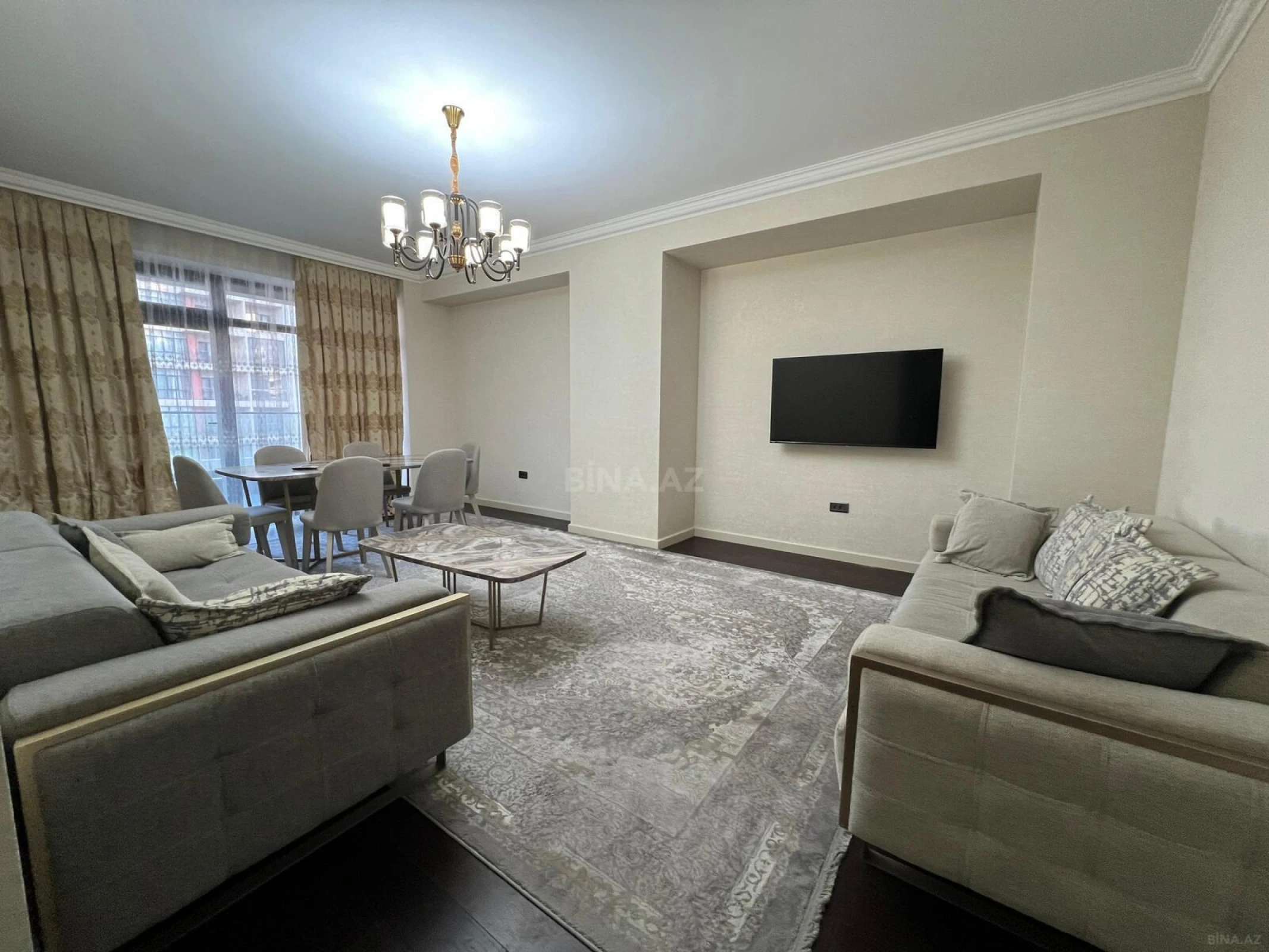 Satılır 4 otaqlı mənzil 178 m²