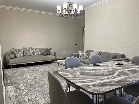 Satılır 4 otaqlı mənzil 178 m²