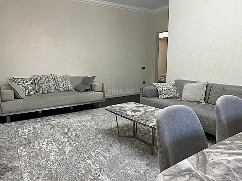 Satılır 4 otaqlı mənzil 178 m²