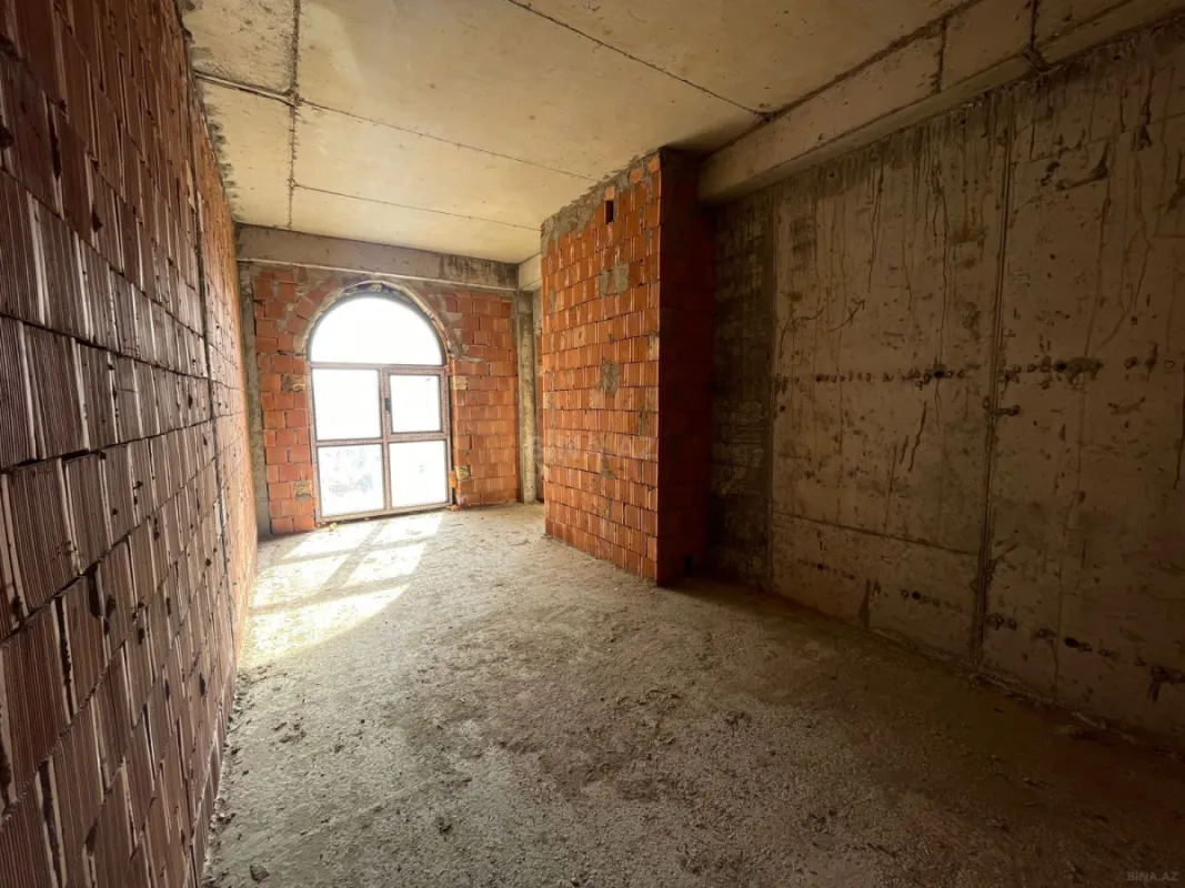 Satılır 3 otaqlı mənzil 113 m²