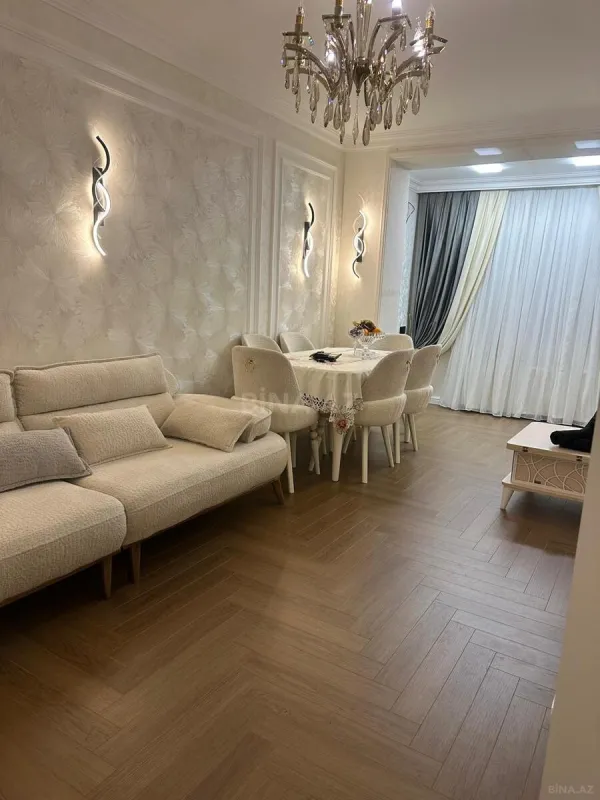 Satılır 4 otaqlı mənzil 100 m²