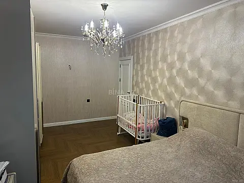 Satılır 4 otaqlı mənzil 100 m²