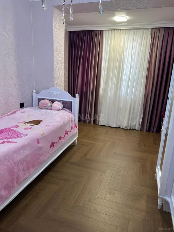 Satılır 4 otaqlı mənzil 100 m²