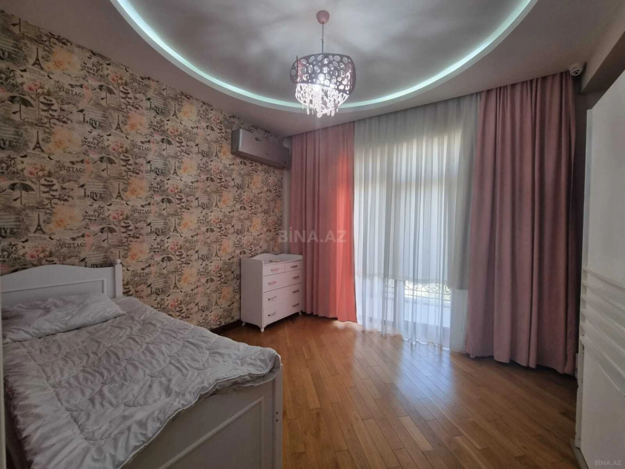 Kirayə verilir 3 otaqlı mənzil 100 m²