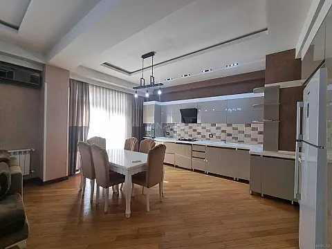 Kirayə verilir 3 otaqlı mənzil 100 m²