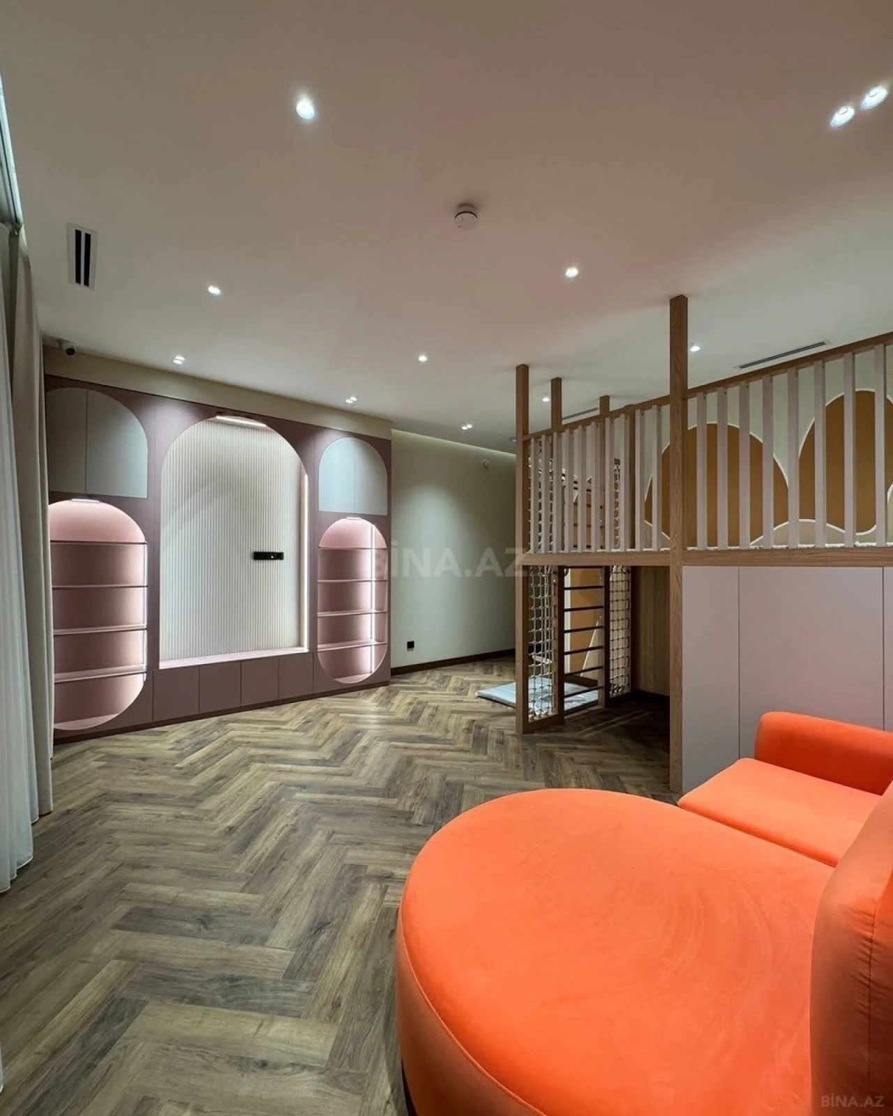 Kirayə verilir 5 otaqlı həyət evi 400 m²