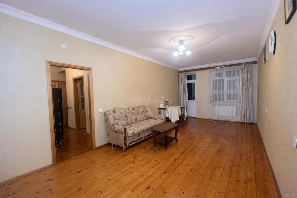Satılır 2 otaqlı mənzil 73 m²