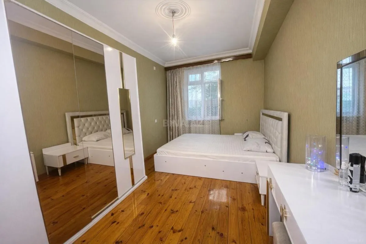 Satılır 2 otaqlı mənzil 73 m²