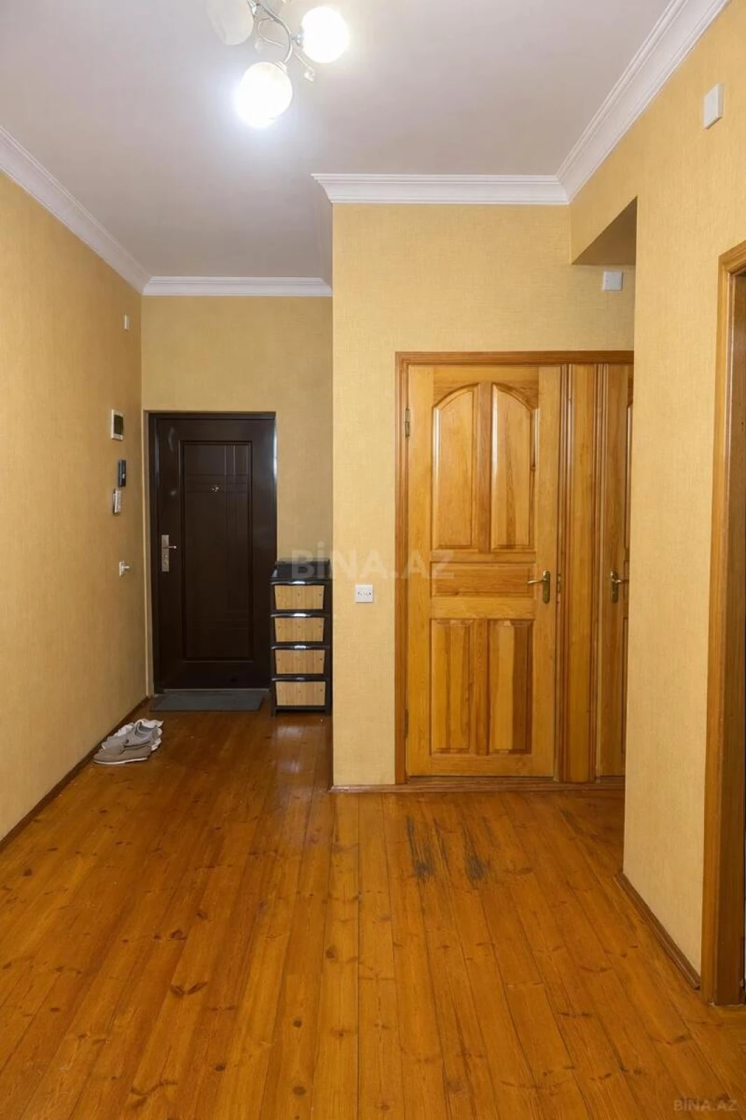 Satılır 2 otaqlı mənzil 73 m²
