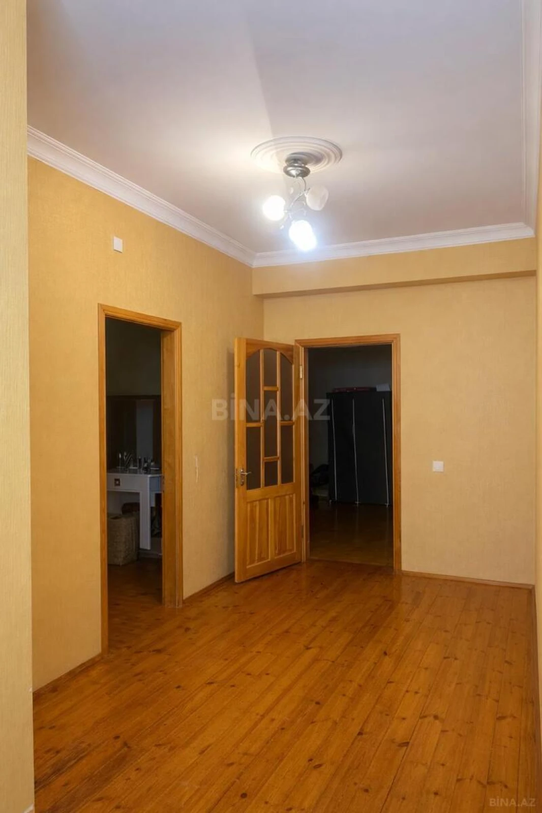 Satılır 2 otaqlı mənzil 73 m²