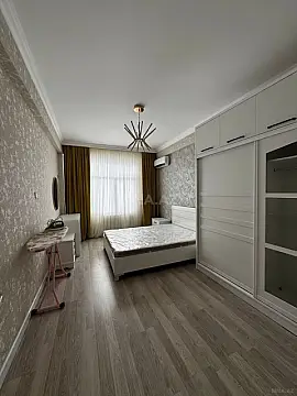 Satılır 2 otaqlı mənzil 79 m²
