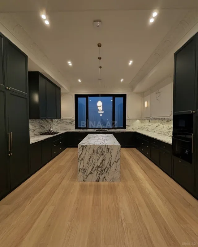 Kirayə verilir 6 otaqlı həyət evi 500 m²