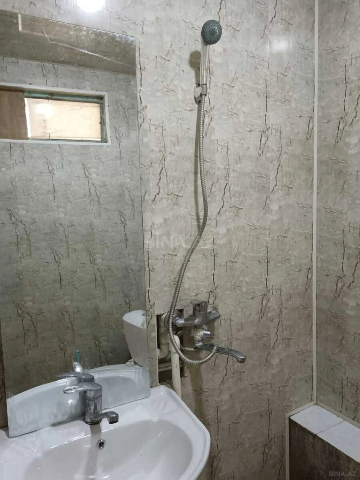 Kirayə verilir 2 otaqlı həyət evi 52 m²