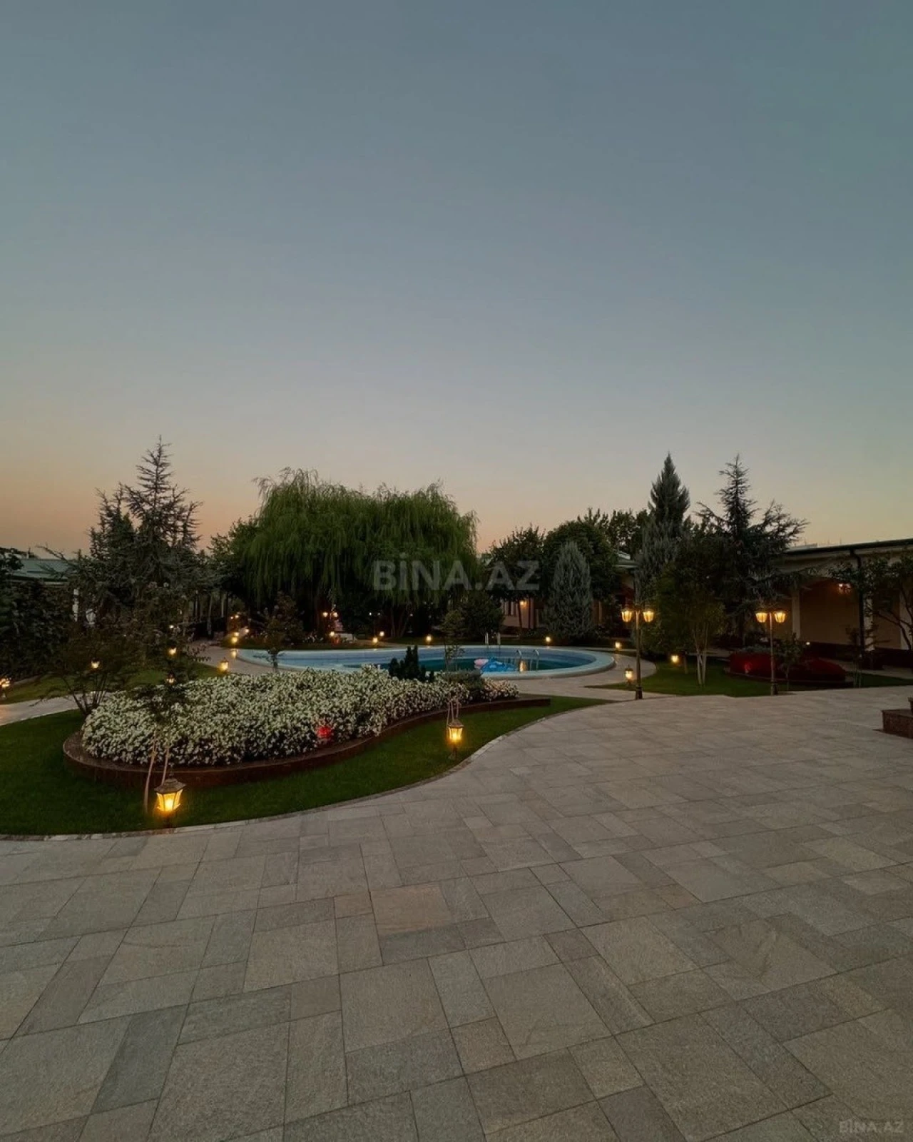 Kirayə verilir 6 otaqlı həyət evi 500 m²