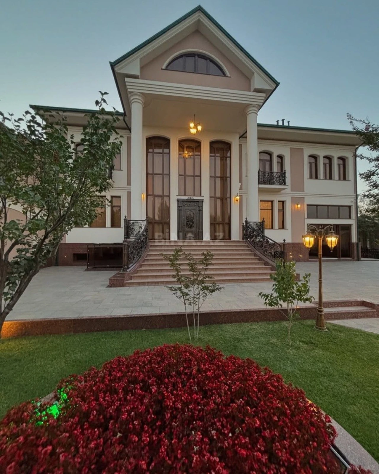 Kirayə verilir 6 otaqlı həyət evi 500 m²